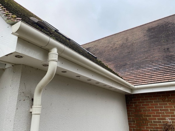 Residential gutter cleaning experts in Bracknell, Berkshire